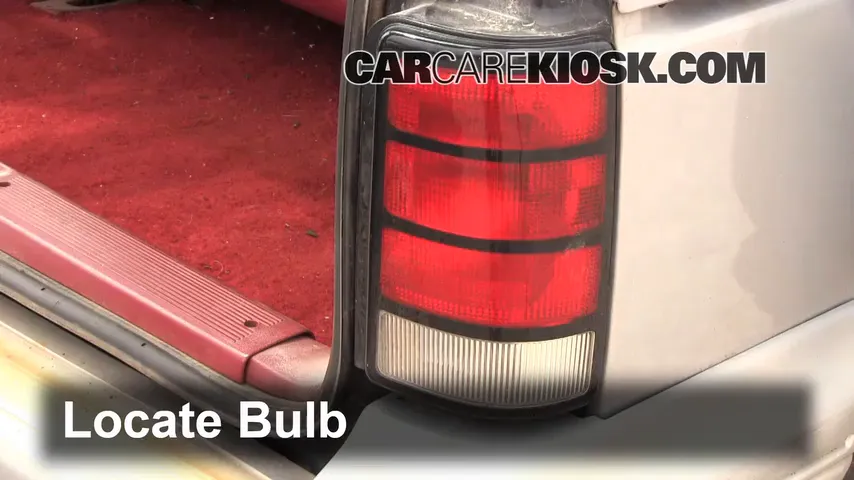 1994 Dodge Caravan 3.0L V6 Luces Luz de giro trasera (reemplazar foco)